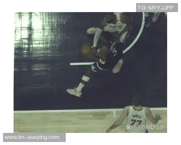 詹姆斯怒斥裁判判罚不公直言这犯规实在太离谱了